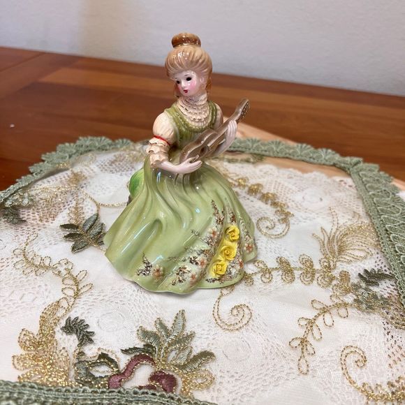 Vintage Josef Originals Figurine Vintage ADELINE from The Gibson Girls Series - Picture 1 of 10